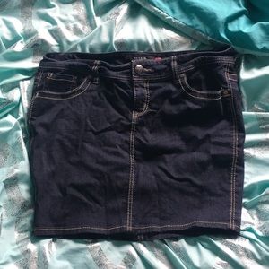 Torrid denim skirt